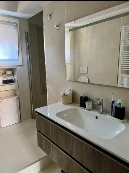 Cozy One Bedroom Apartment In Milano, Brera Eksteriør bilde